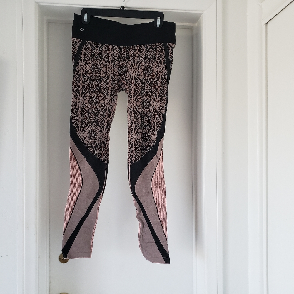 NUX womens leggings size M